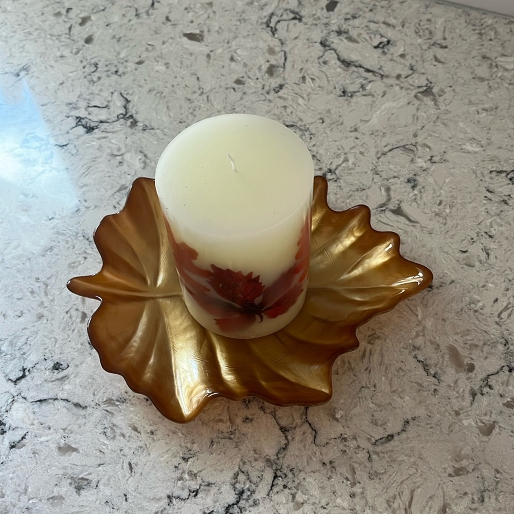 Leaf plate and candle